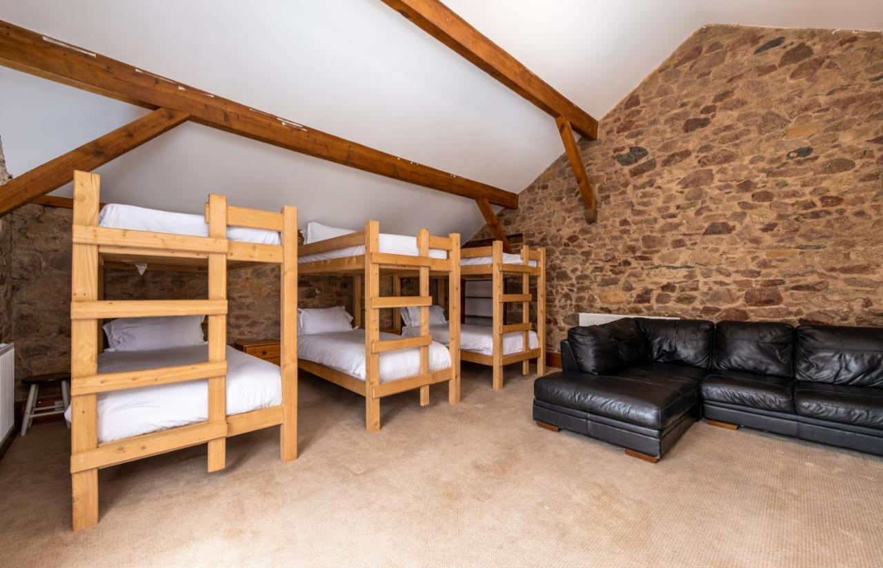 Muncaster Castle Coachman'S Quarters Bed & Breakfast Ravenglass Exterior foto